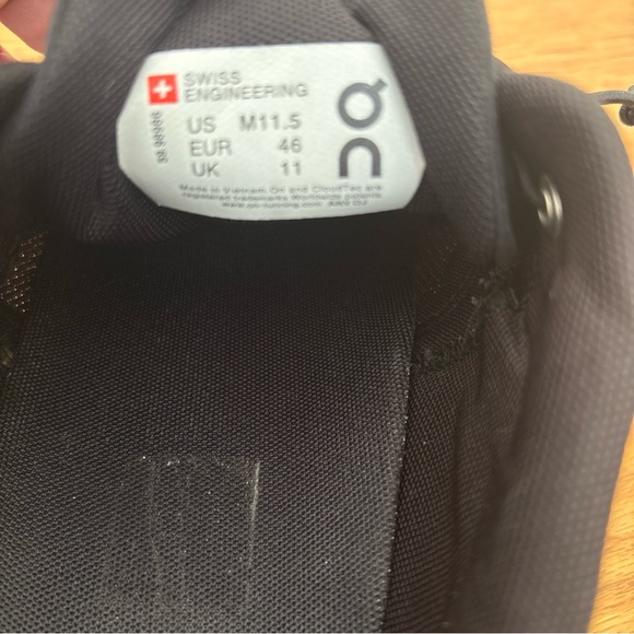 On Running Men's Cloudtrail Trail Running Shoes - Black - Picture 8 of 9